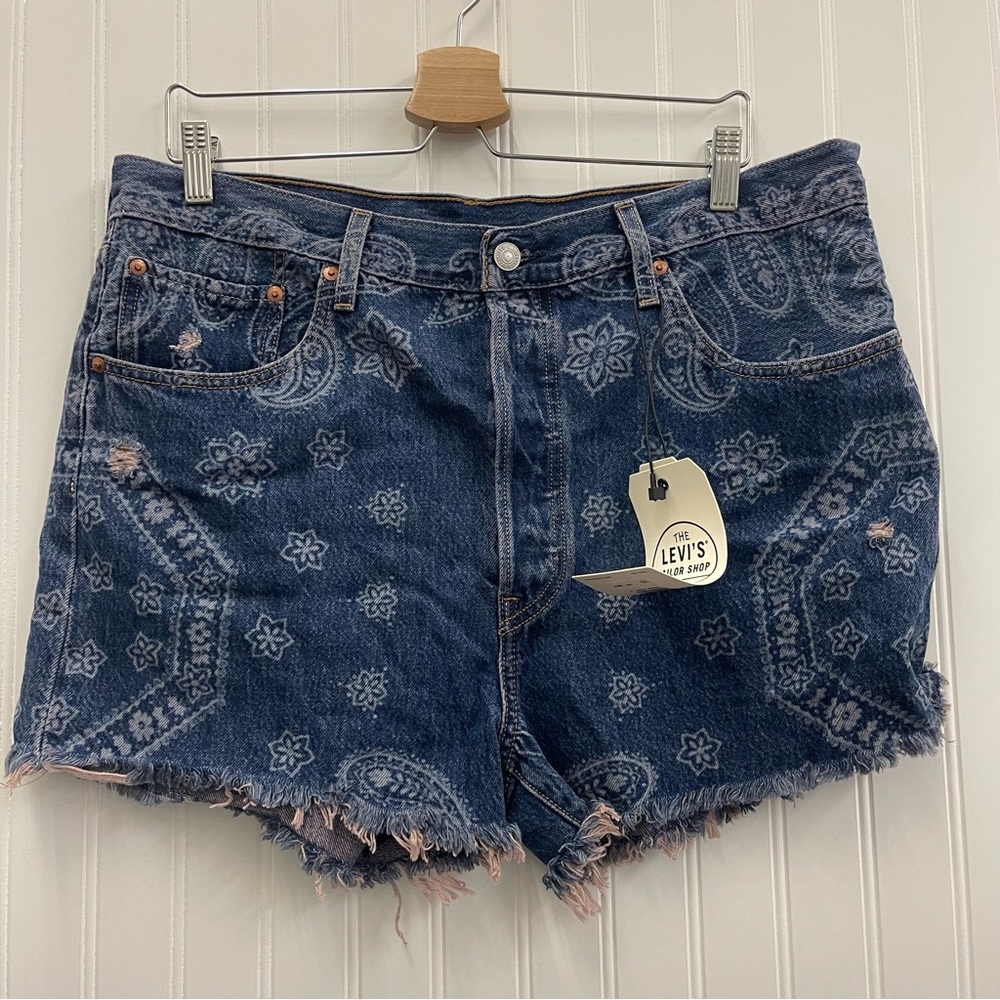 NWT Levi’s 501 Paisley Print Cut Off Shorts Sz 33